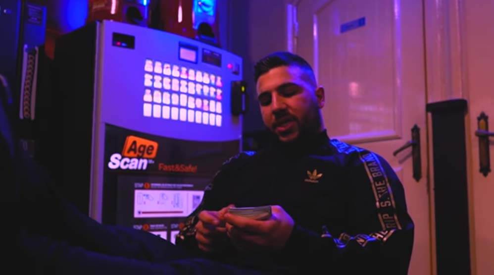 DIESER Rapper wird von der Polizei gesucht! Plötzlich taucht er im ...