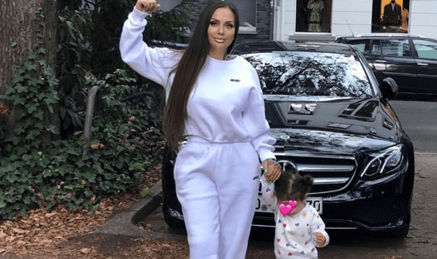 Schwesta Ewa Kurzzeitig Aus Dem Gefangnis Wenn Ihr Uns Seht Dann Wechselt Die Strassenseite Raptastisch