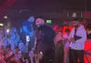 Yakary enthüllt Disses gegen Samra und Bobby van Damme bei Club-Auftritt