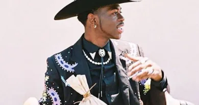 Lil Nas X läuft nackt durch Los Angeles und attackiert Polizisten