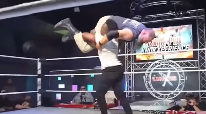 Raja Jackson attackiert US-Veteran und Wrestler Syko