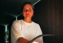 Mois und Seven sind aus ihrer Wohnung geflogen und haben die Stadt gewechselt