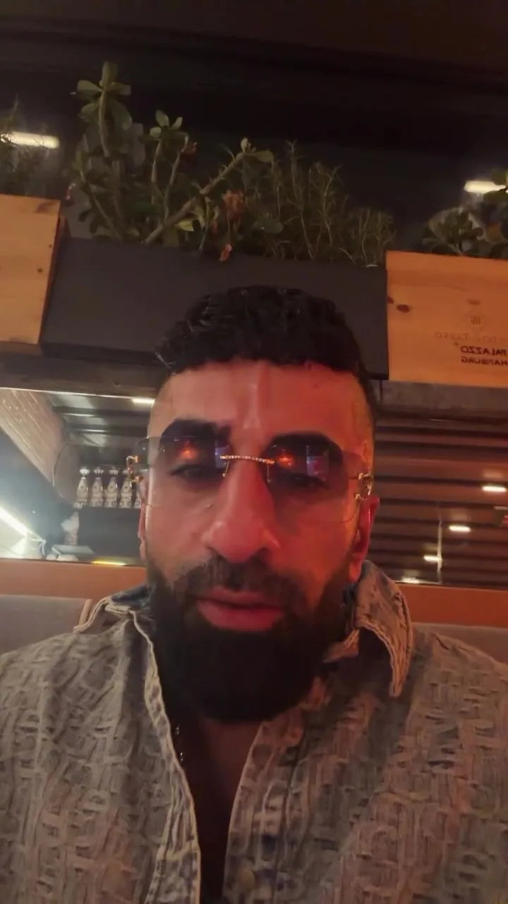 Pa Sports meldet in seiner Instagram-Story aus einem Hamburger Restaurant einen erneuten Einbruch in seine Villa